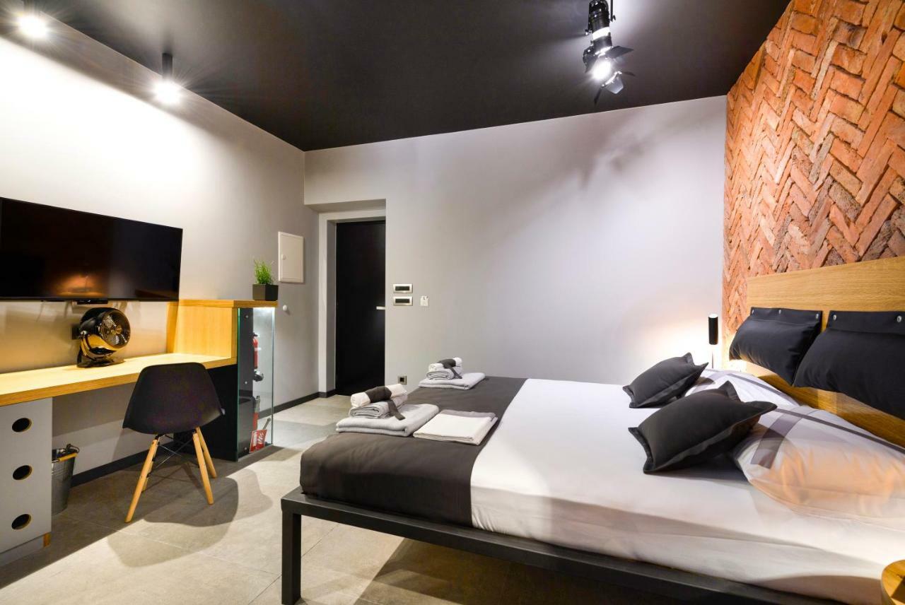 Split Industrial Design Rooms Bagian luar foto