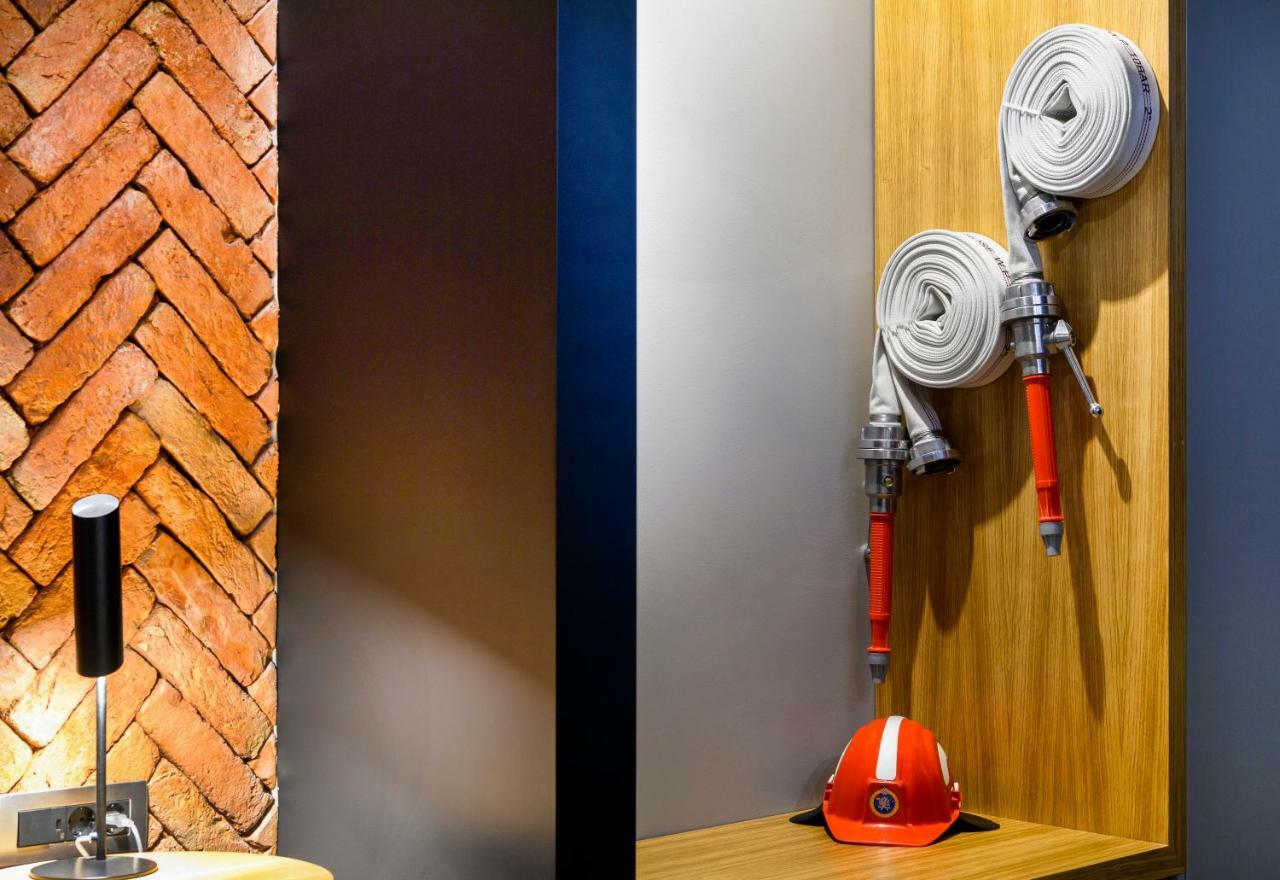 Split Industrial Design Rooms Bagian luar foto