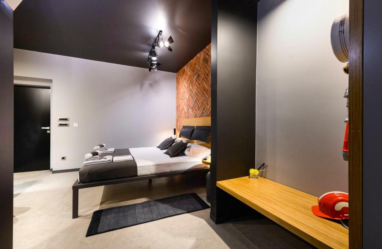 Split Industrial Design Rooms Bagian luar foto