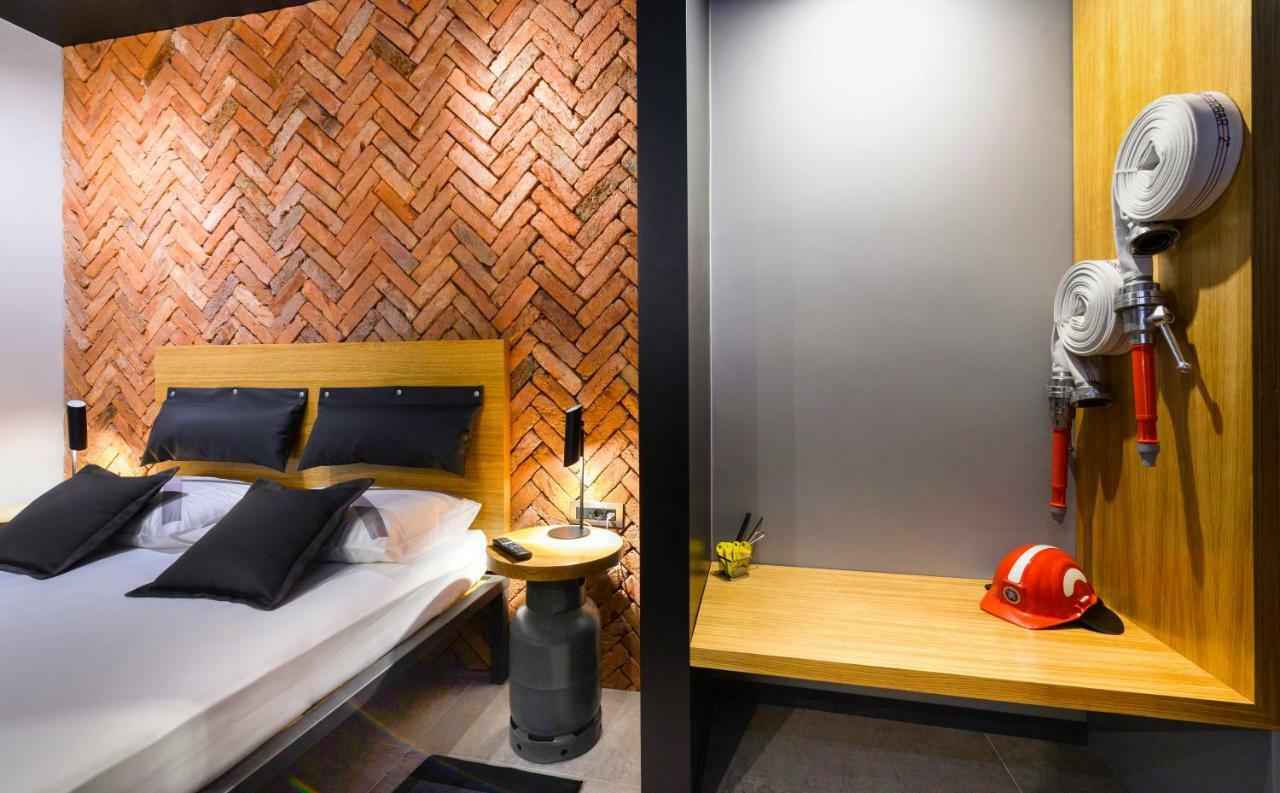 Split Industrial Design Rooms Bagian luar foto
