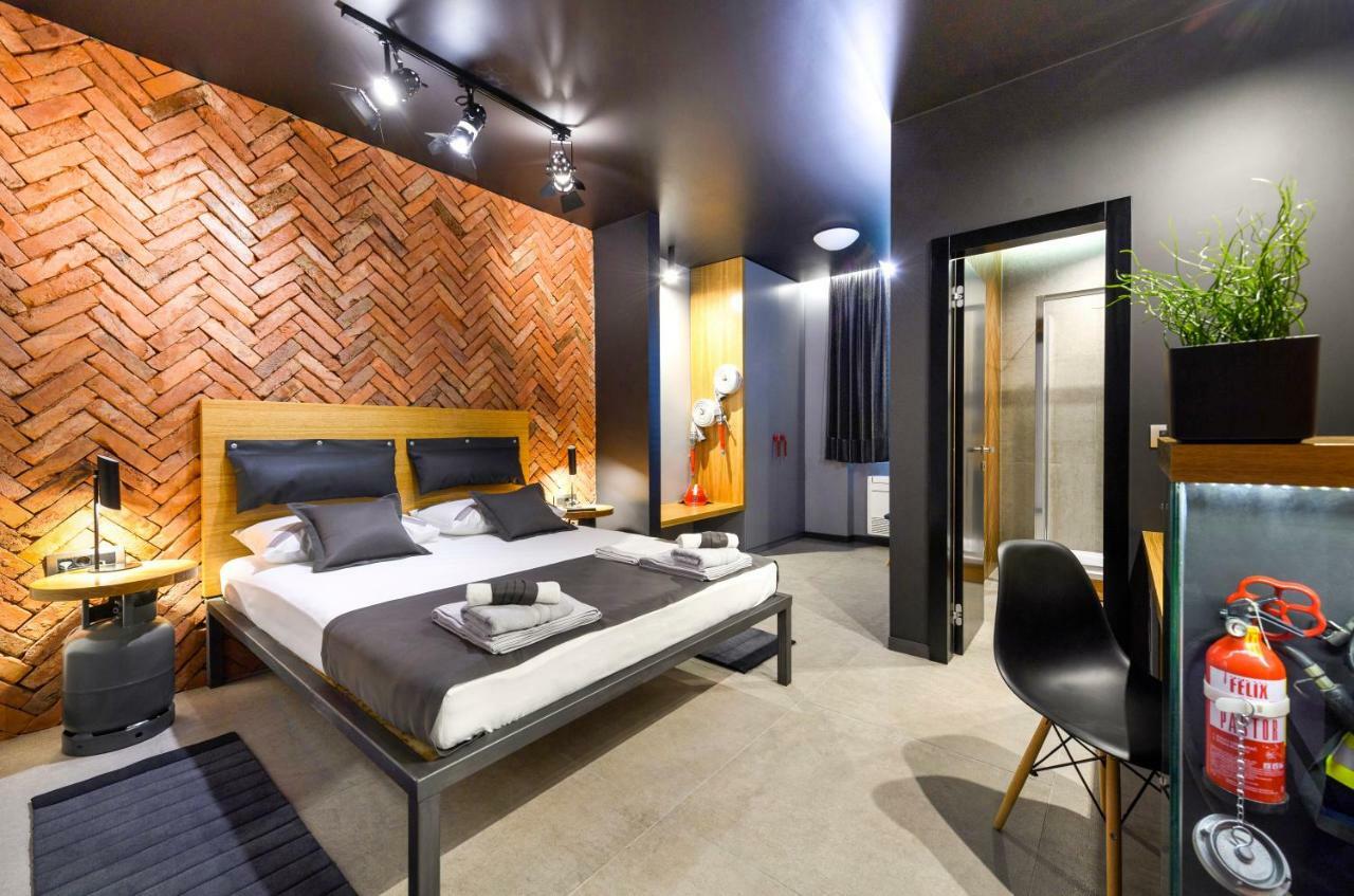 Split Industrial Design Rooms Bagian luar foto